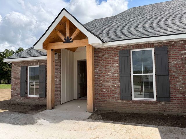 204 Newsom Dr, Houma, LA 70360