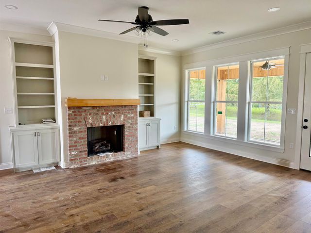 204 Newsom Dr, Houma, LA 70360