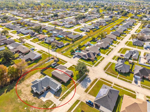 204 Newsom Dr, Houma, LA 70360
