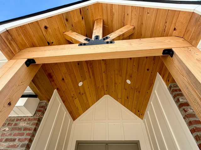 204 Newsom Dr, Houma, LA 70360