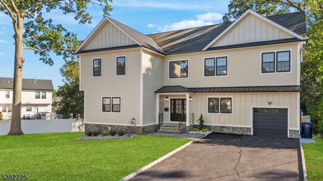 52 Skylark Pl, Clark Twp., NJ 07066