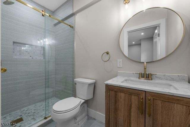 52 Skylark Pl, Clark Twp., NJ 07066