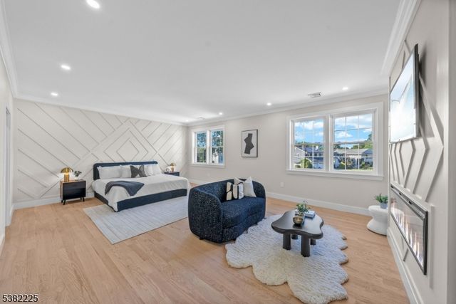 52 Skylark Pl, Clark Twp., NJ 07066