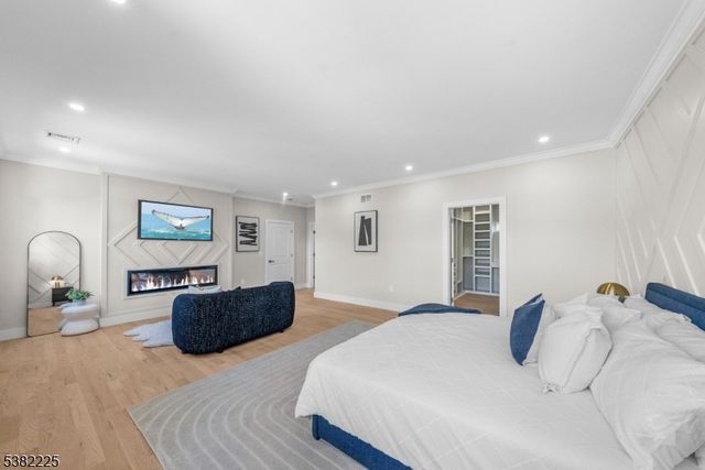 52 Skylark Pl, Clark Twp., NJ 07066