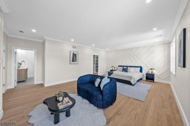 52 Skylark Pl, Clark Twp., NJ 07066