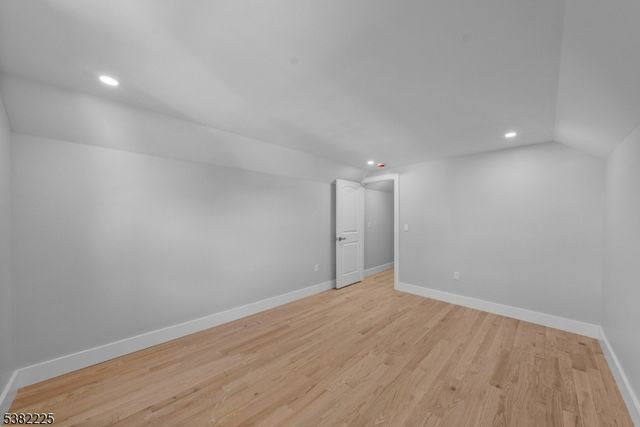 52 Skylark Pl, Clark Twp., NJ 07066