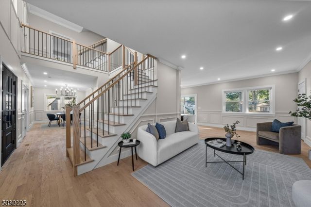 52 Skylark Pl, Clark Twp., NJ 07066