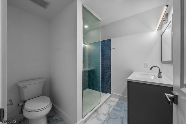 52 Skylark Pl, Clark Twp., NJ 07066