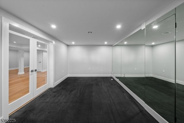 52 Skylark Pl, Clark Twp., NJ 07066