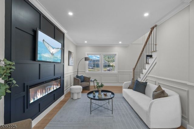 52 Skylark Pl, Clark Twp., NJ 07066