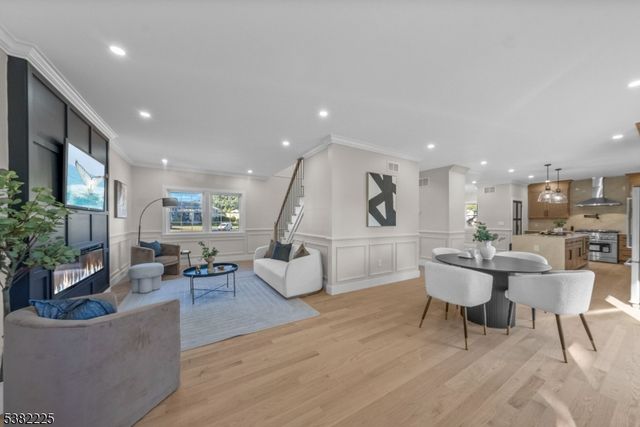 52 Skylark Pl, Clark Twp., NJ 07066