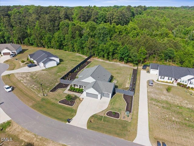 92 Apple Grove Lane, Four Oaks, NC 27524