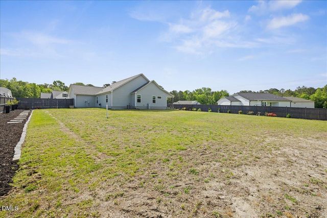 92 Apple Grove Lane, Four Oaks, NC 27524
