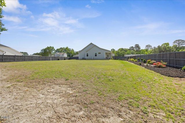 92 Apple Grove Lane, Four Oaks, NC 27524