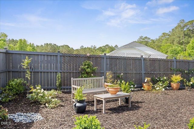 92 Apple Grove Lane, Four Oaks, NC 27524