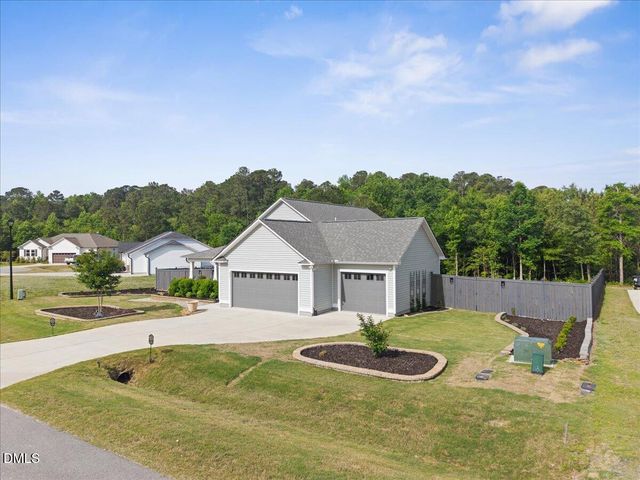 92 Apple Grove Lane, Four Oaks, NC 27524