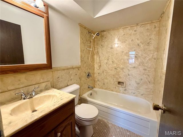 5405 Butler Hill Estates Drive, St Louis, MO 63128