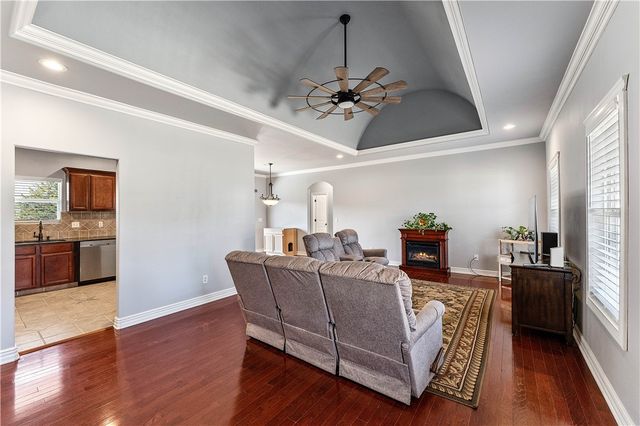 8767 Pageant Drive, Rogers, AR 72756