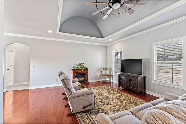 8767 Pageant Drive, Rogers, AR 72756