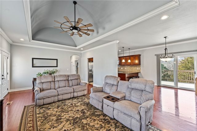 8767 Pageant Drive, Rogers, AR 72756