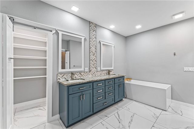 8767 Pageant Drive, Rogers, AR 72756