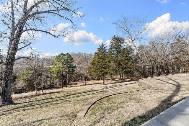 8767 Pageant Drive, Rogers, AR 72756