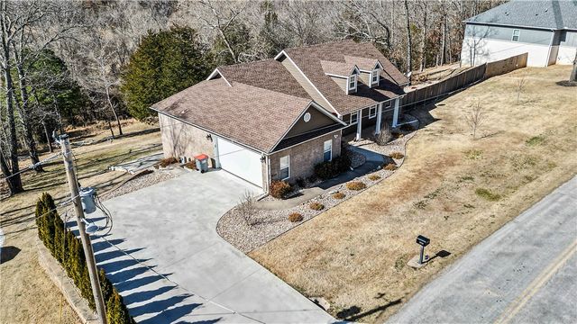 8767 Pageant Drive, Rogers, AR 72756