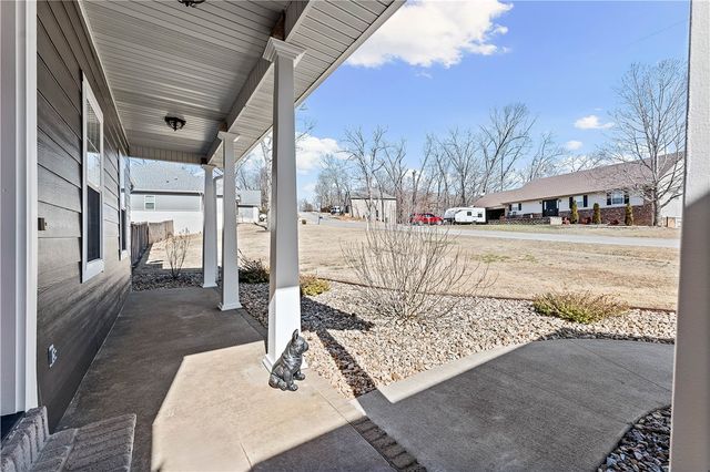 8767 Pageant Drive, Rogers, AR 72756