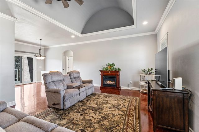 8767 Pageant Drive, Rogers, AR 72756