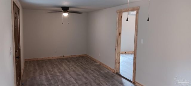 5770 N Hwy 95a, Molino, FL 32577