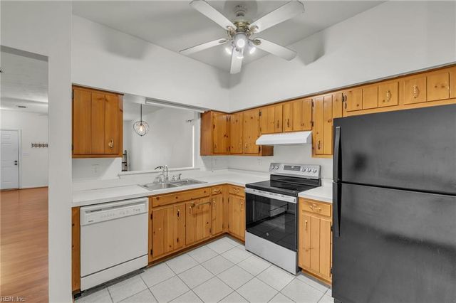 4304 Merlyn Walk PL, Newport News, VA 23602