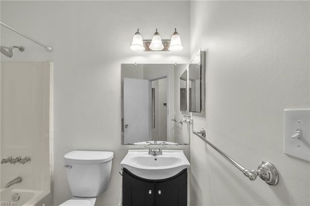 4304 Merlyn Walk PL, Newport News, VA 23602