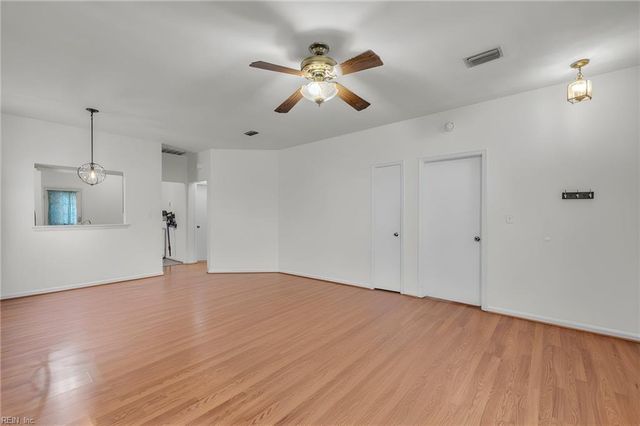 4304 Merlyn Walk PL, Newport News, VA 23602