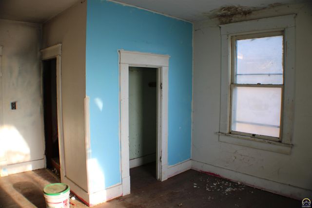 217 SW Tyler ST, Topeka, KS 66603