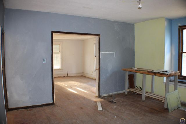 217 SW Tyler ST, Topeka, KS 66603