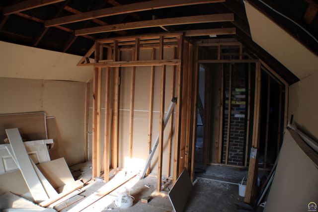 217 SW Tyler ST, Topeka, KS 66603