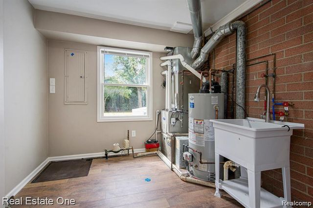 51275 7 Mile Road, Northville, MI 48167