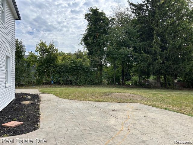 51275 7 Mile Road, Northville, MI 48167