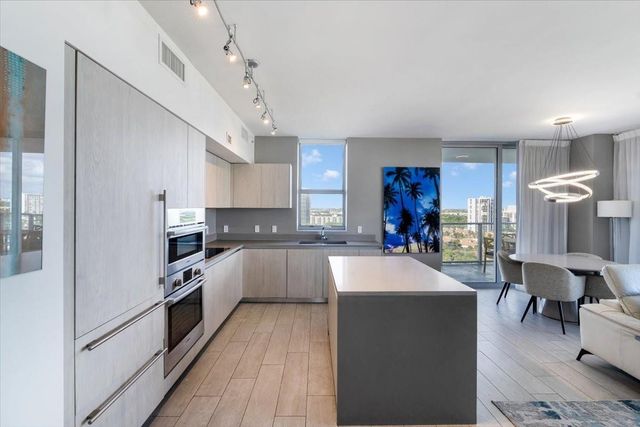 4010 S Ocean Drive R1102, Hollywood, FL 33019