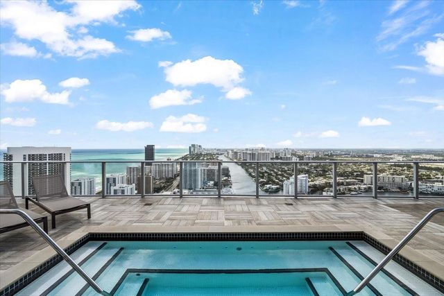 4010 S Ocean Drive R1102, Hollywood, FL 33019