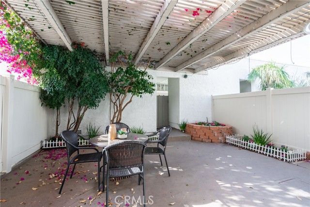 231 Green Lea, Thousand Oaks, CA 91361