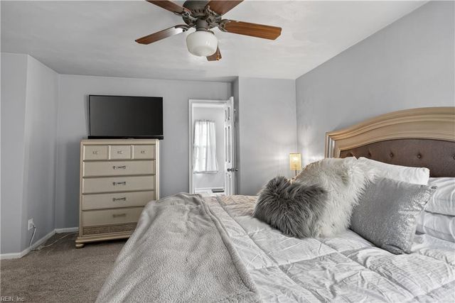 6812 Burbage Lake CIR, Suffolk, VA 23435