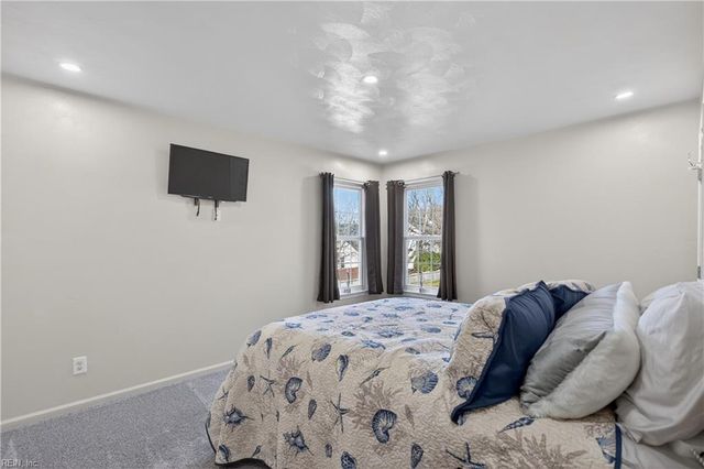 6812 Burbage Lake CIR, Suffolk, VA 23435