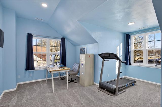 6812 Burbage Lake CIR, Suffolk, VA 23435