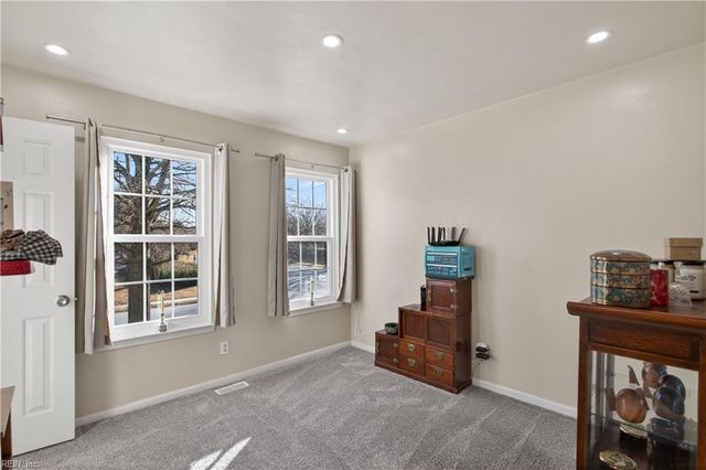 6812 Burbage Lake CIR, Suffolk, VA 23435