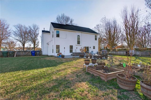 6812 Burbage Lake CIR, Suffolk, VA 23435