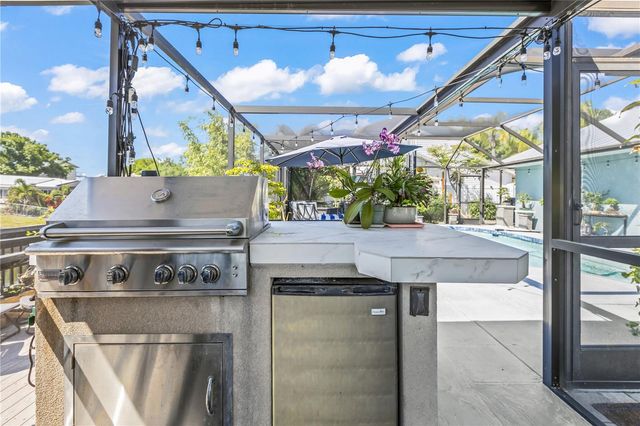 4204 2ND AVENUE NE, Bradenton, FL 34208