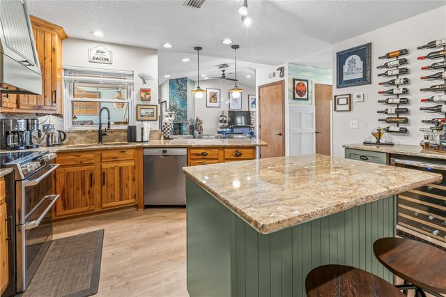 4204 2ND AVENUE NE, Bradenton, FL 34208