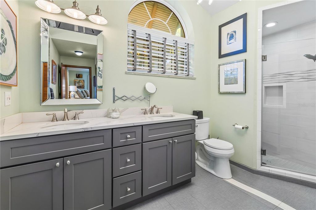 Image 23 of property listing at 4204 2ND AVENUE NE, Bradenton, FL 34208