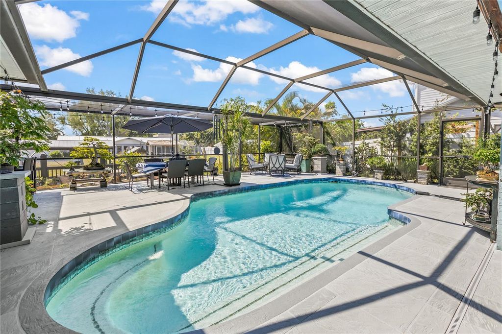 Image 25 of property listing at 4204 2ND AVENUE NE, Bradenton, FL 34208